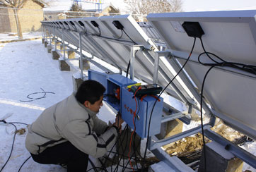 2008年3月21日凯发k8向甘肃会宁县三房吴中学捐赠32.4千瓦太阳能光伏电站